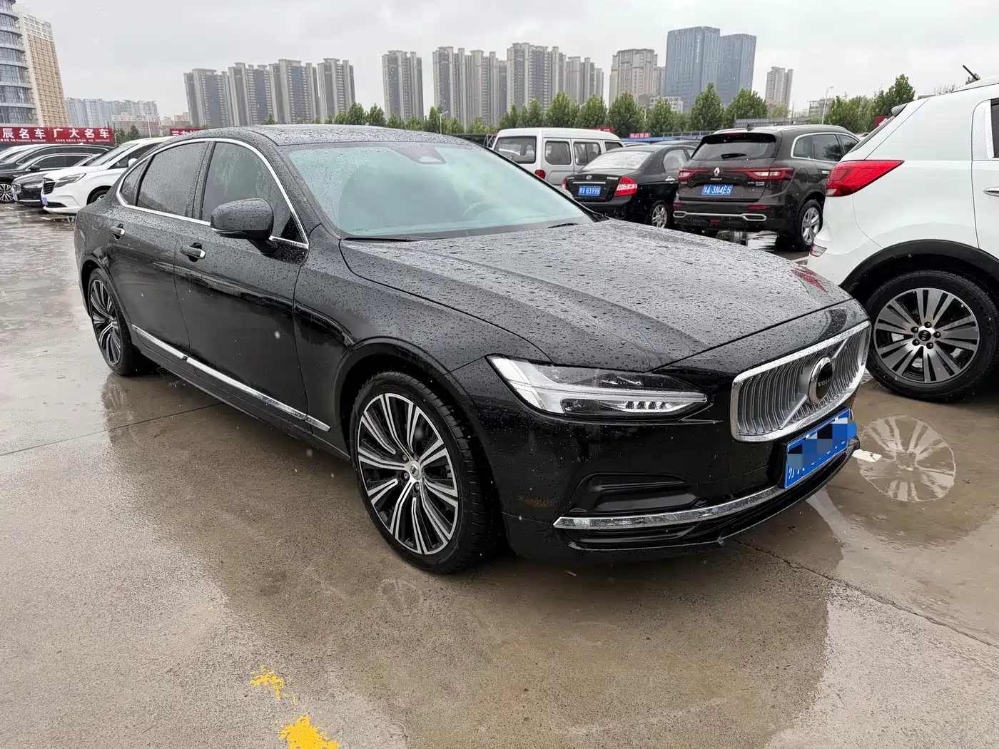 Photo 3 - Volvo S90