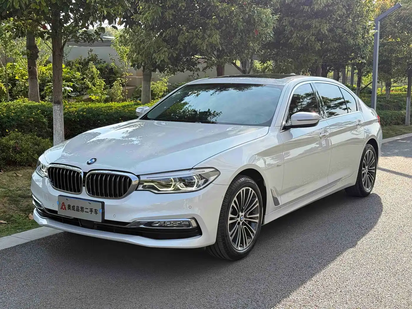 BMW 5 Series 2018 530Li Exclusive Luxury Package