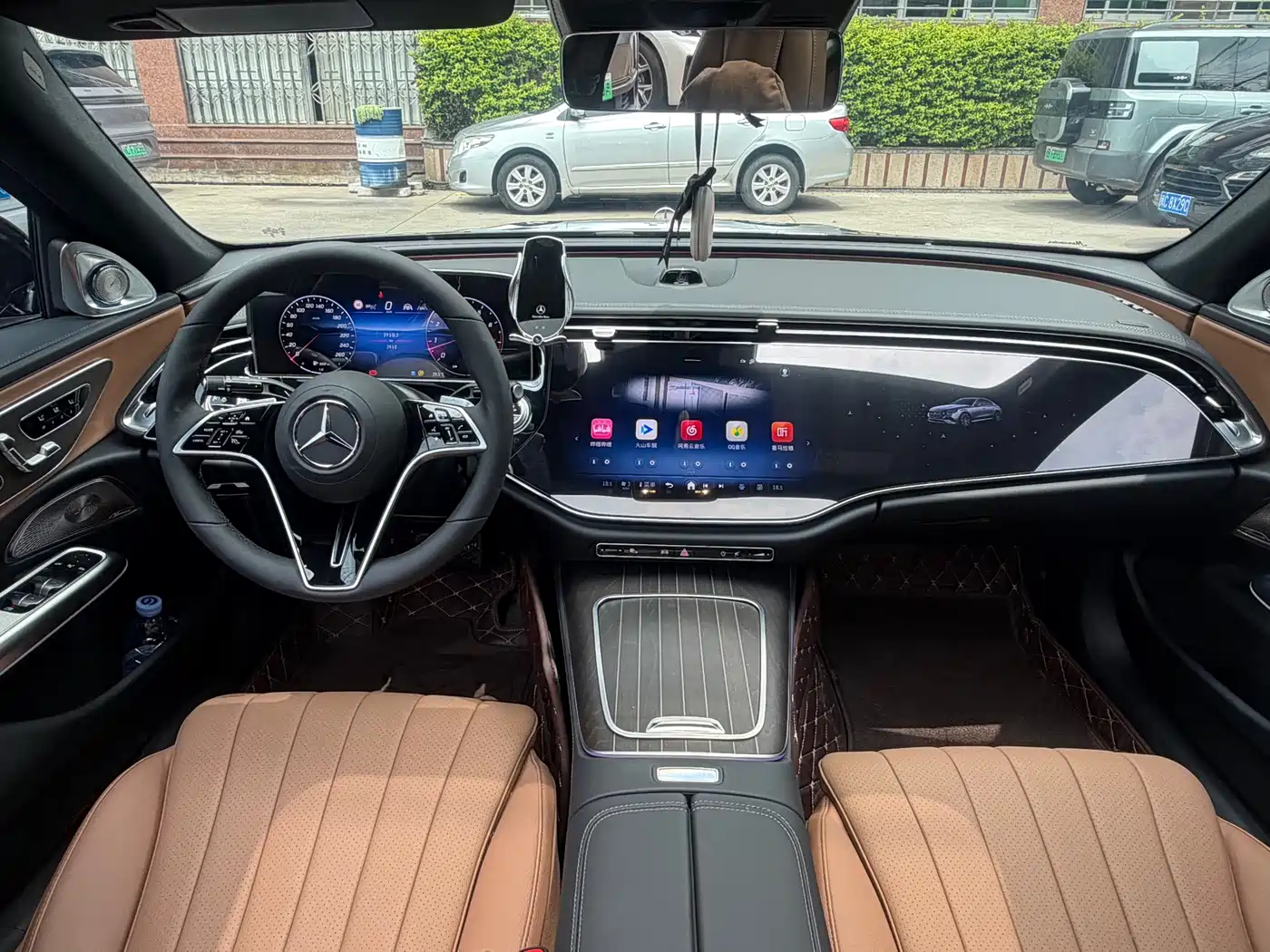 Mercedes-Benz E-Class 2026 E 300 L Luxury фото 10