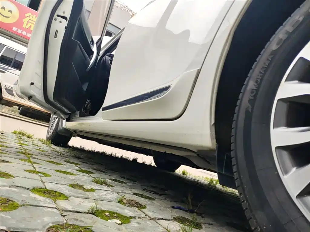 Toyota Corolla 2017 Facelift 1.2T S-CVT GL-i фото 22