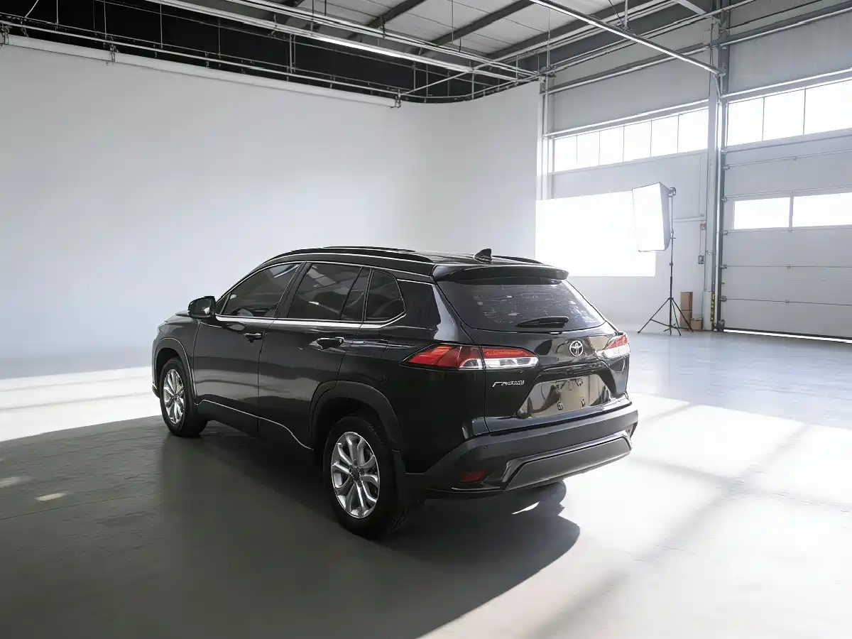 Toyota Frontlander 2023 2.0L CVT Leading Edition фото 8