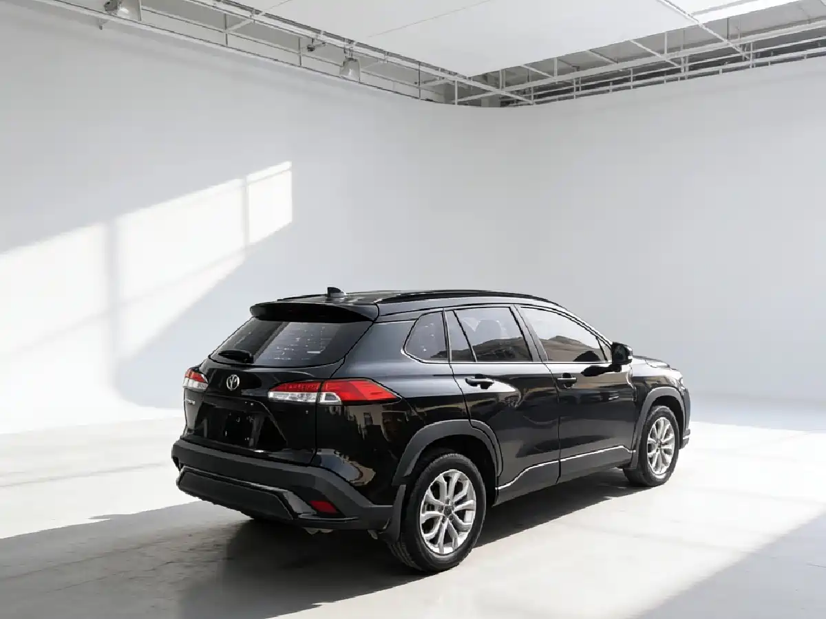 Toyota Frontlander 2023 2.0L CVT Leading Edition фото 6