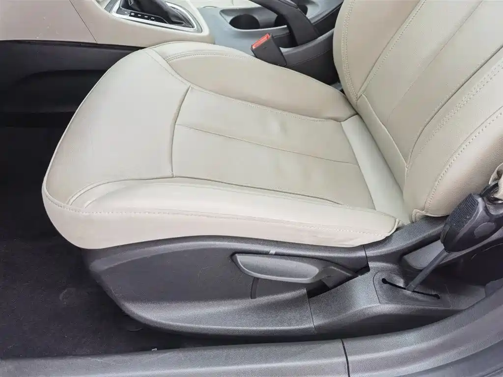 Buick Excelle 2018 15T Dual Clutch Elite (China V) фото 20