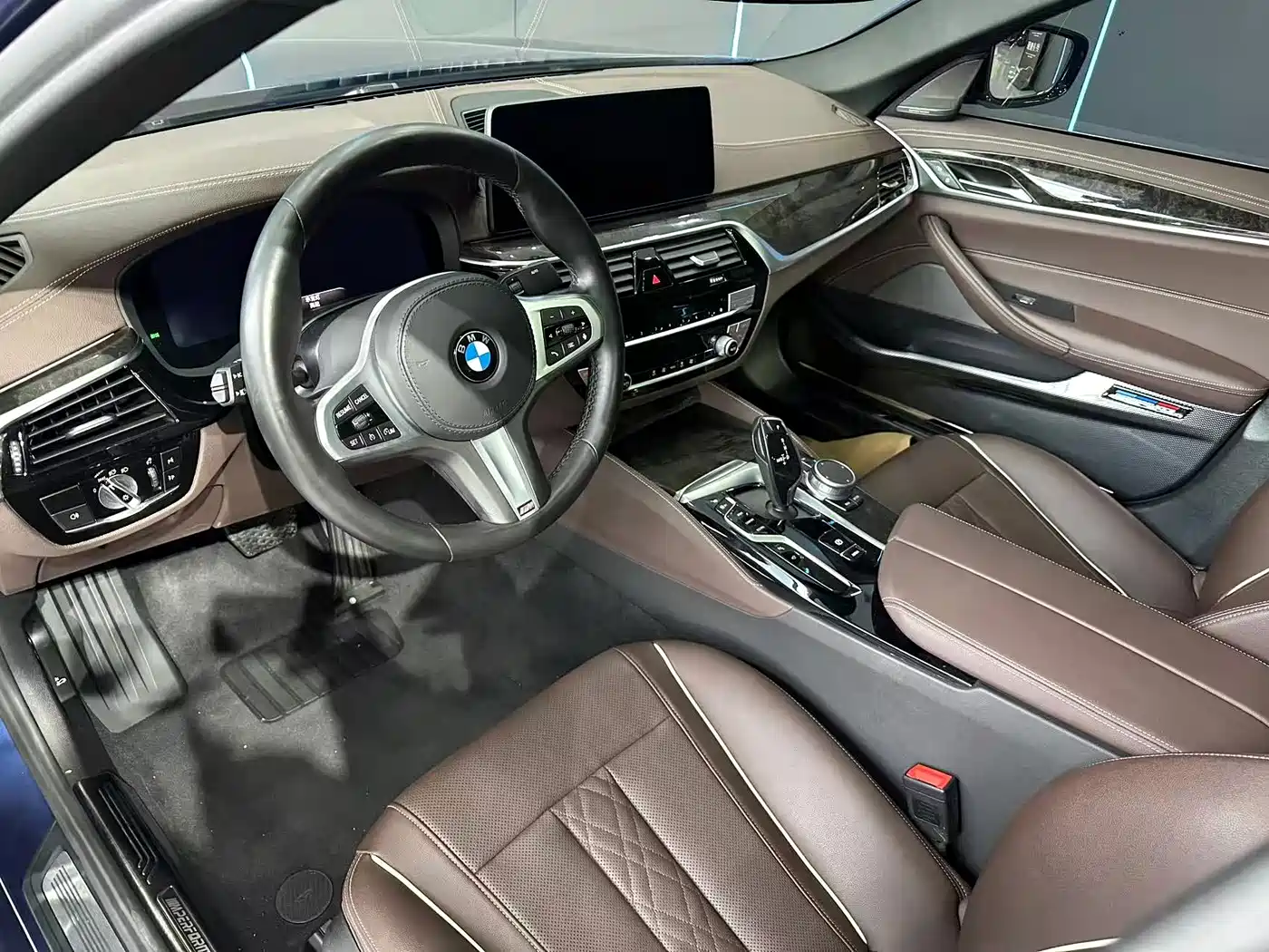 BMW 5 Series 2021 525Li M Sport Package фото 11