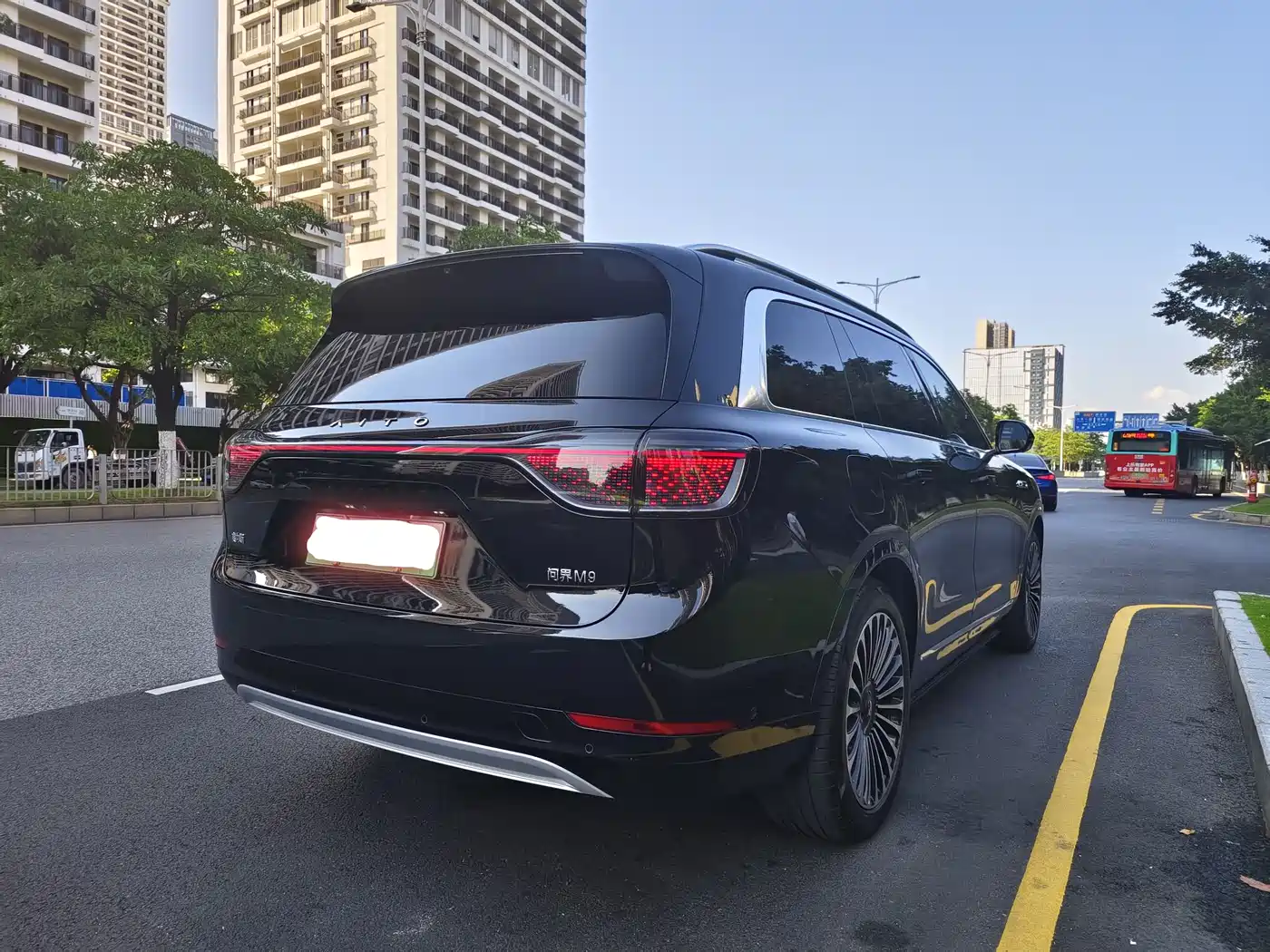 AITO Wenjie AITO M9 2024 Range Extender Ultra 52kWh 6-seater фото 10