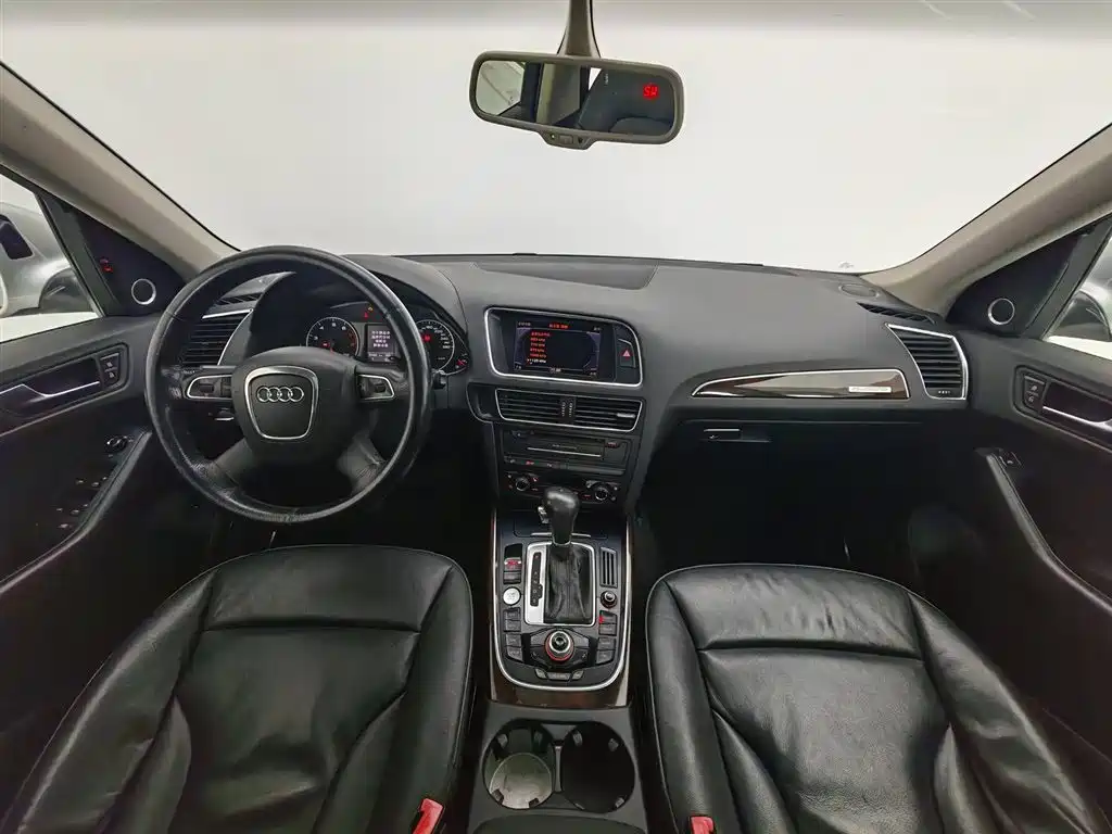 Audi Q5 2012 2.0TFSI Comfort фото 5