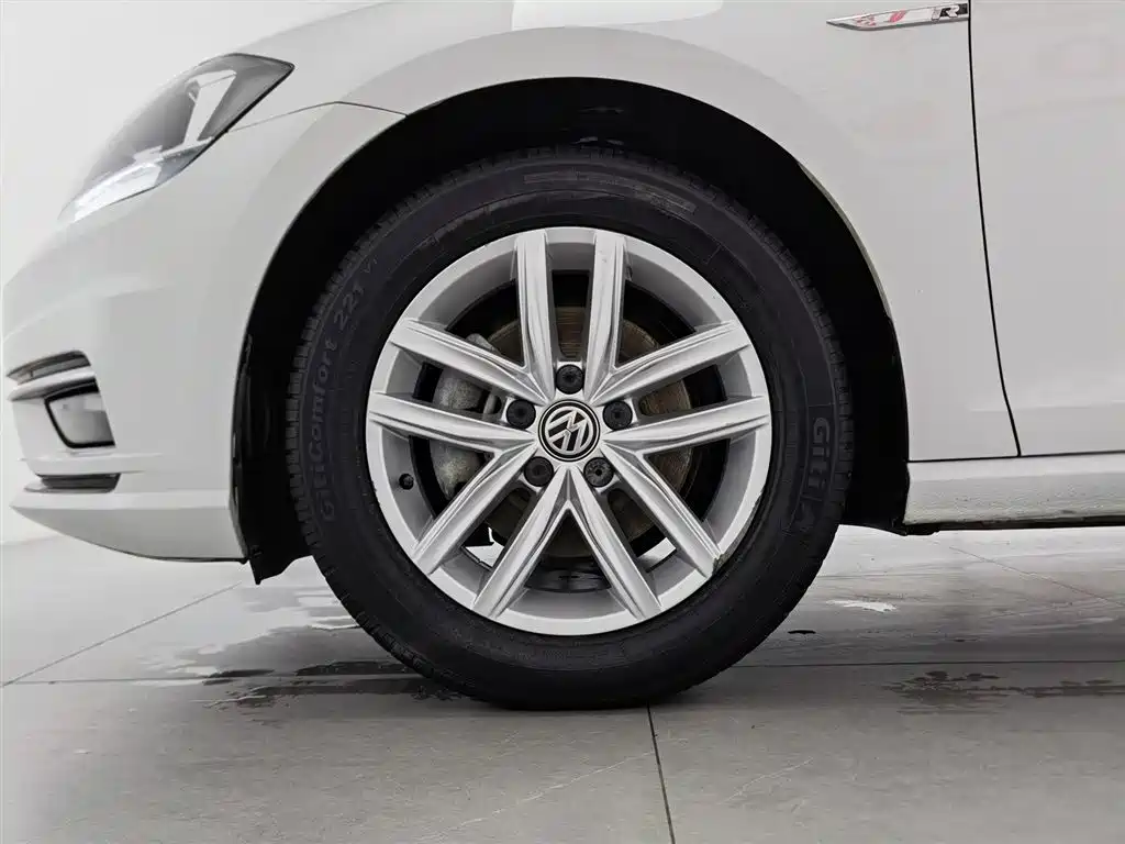 Volkswagen Golf 2018 1.6L Automatic Comfort фото 17