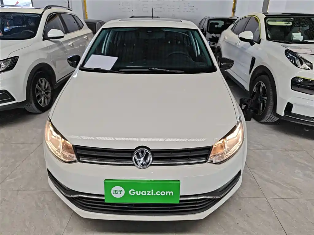 Volkswagen Polo 2014 1.6L Automatic Comfort Edition фото 3