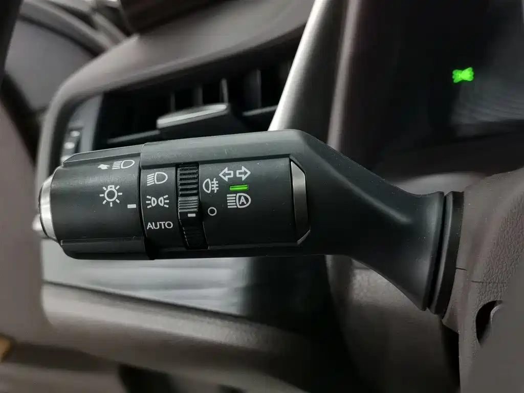 Lexus ES 2020 200 Luxury фото 21