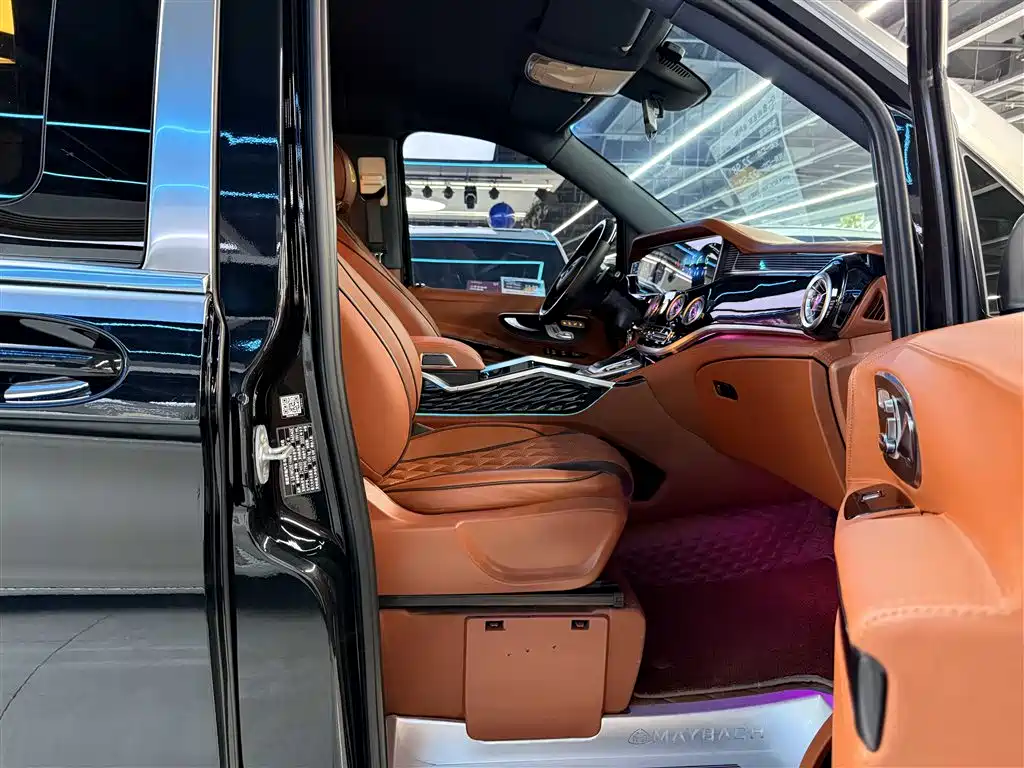 Mercedes-Benz Vito 2021 2.0T Elite 7-Seater фото 10