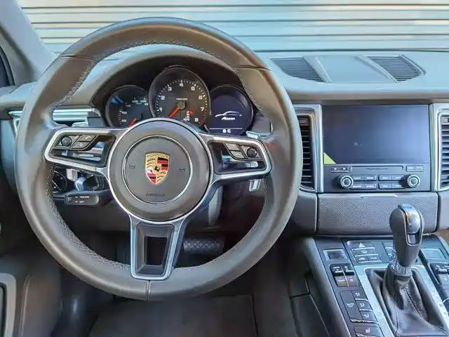 Porsche Macan 2017 Macan 2.0T фото 3