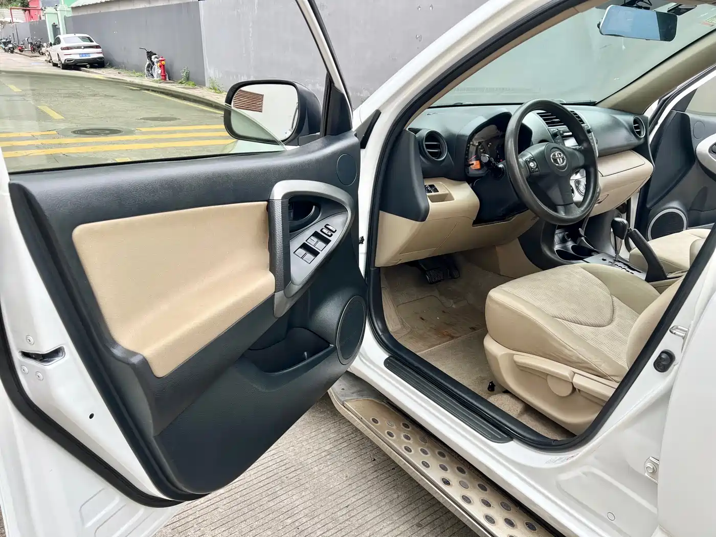 Toyota RAV4 Rongfang 2012 Styling Edition 2.0L Automatic 4WD фото 6