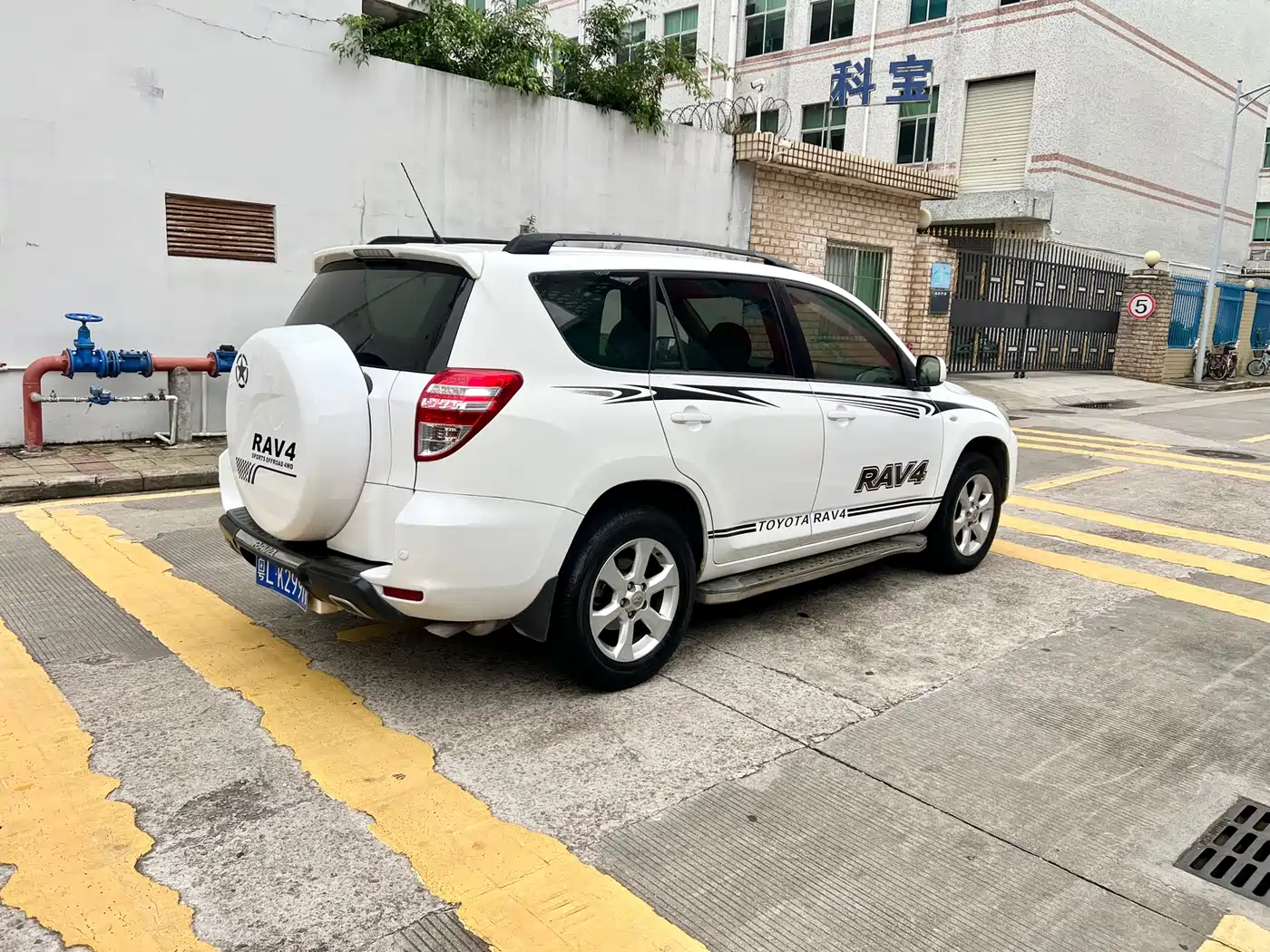 Toyota RAV4 Rongfang 2012 Styling Edition 2.0L Automatic 4WD фото 8