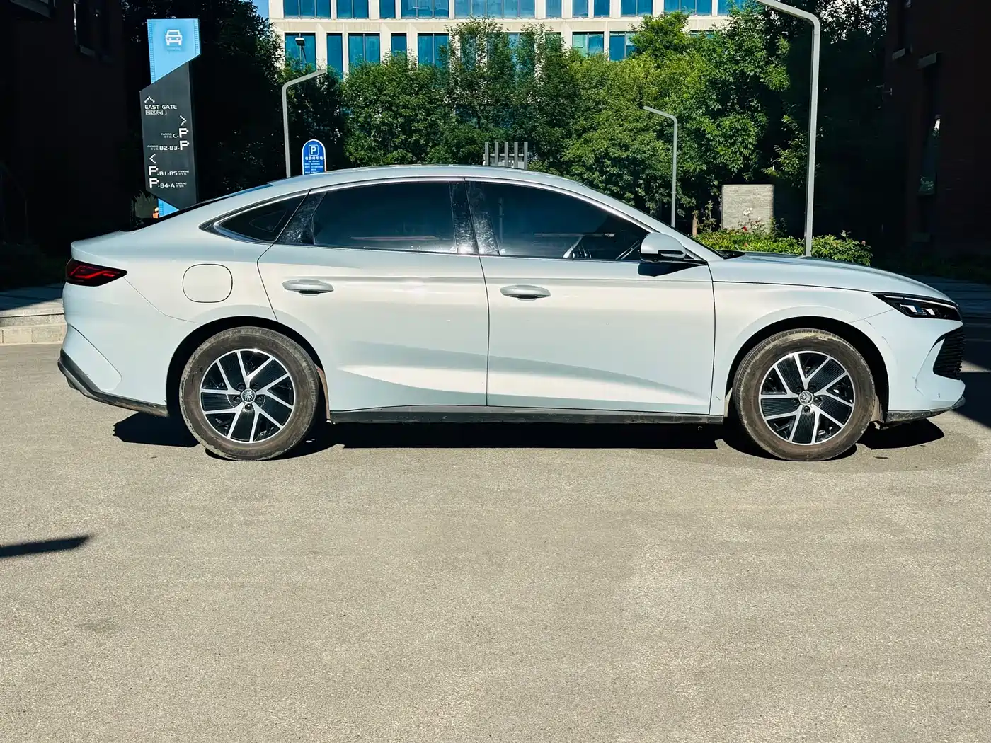BYD Qin L 2024 DM-i 120KM Leading фото 4