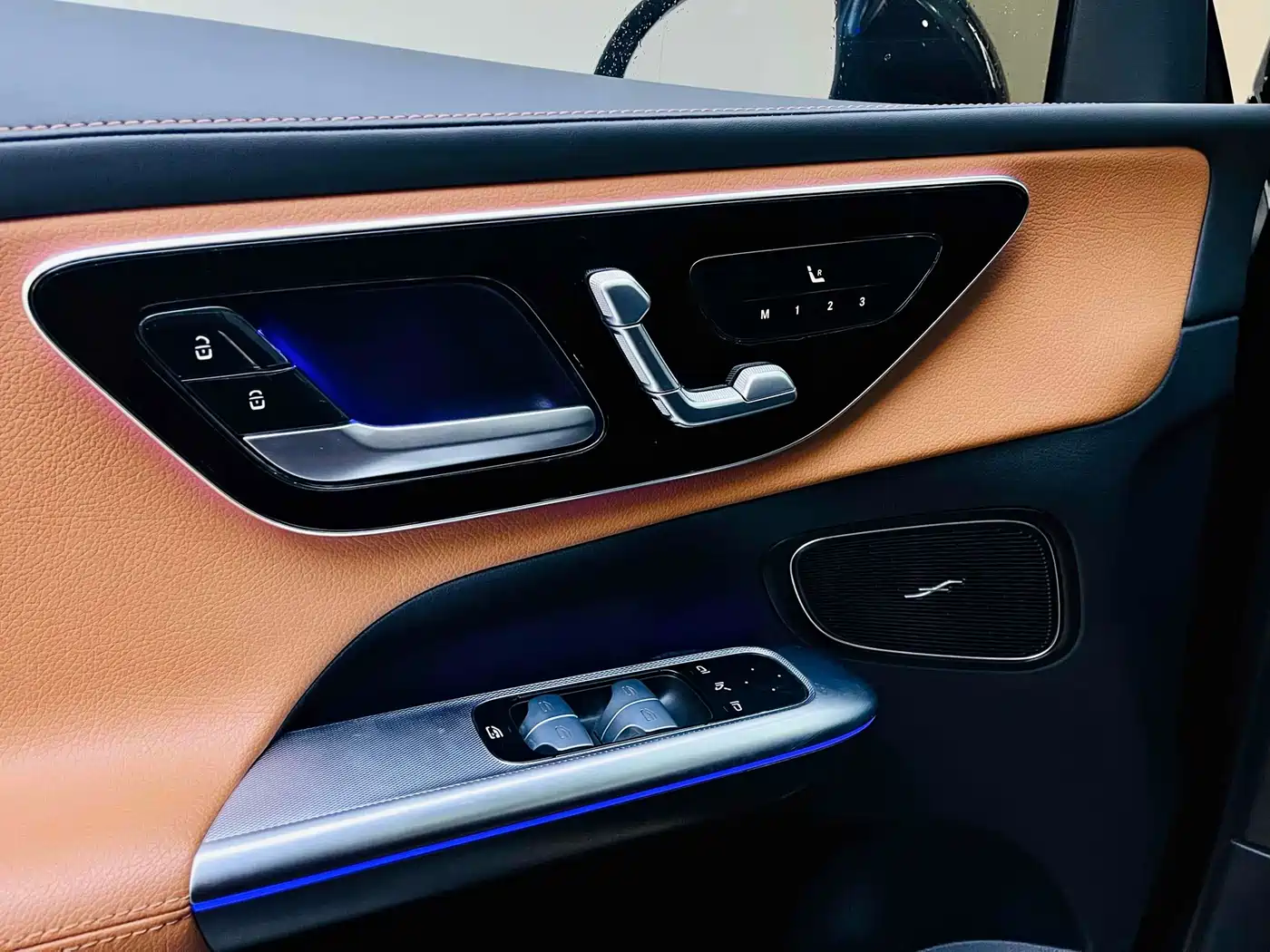 Mercedes-Benz GLC 2023 GLC 260 L 4MATIC Luxury 7-Seater фото 16