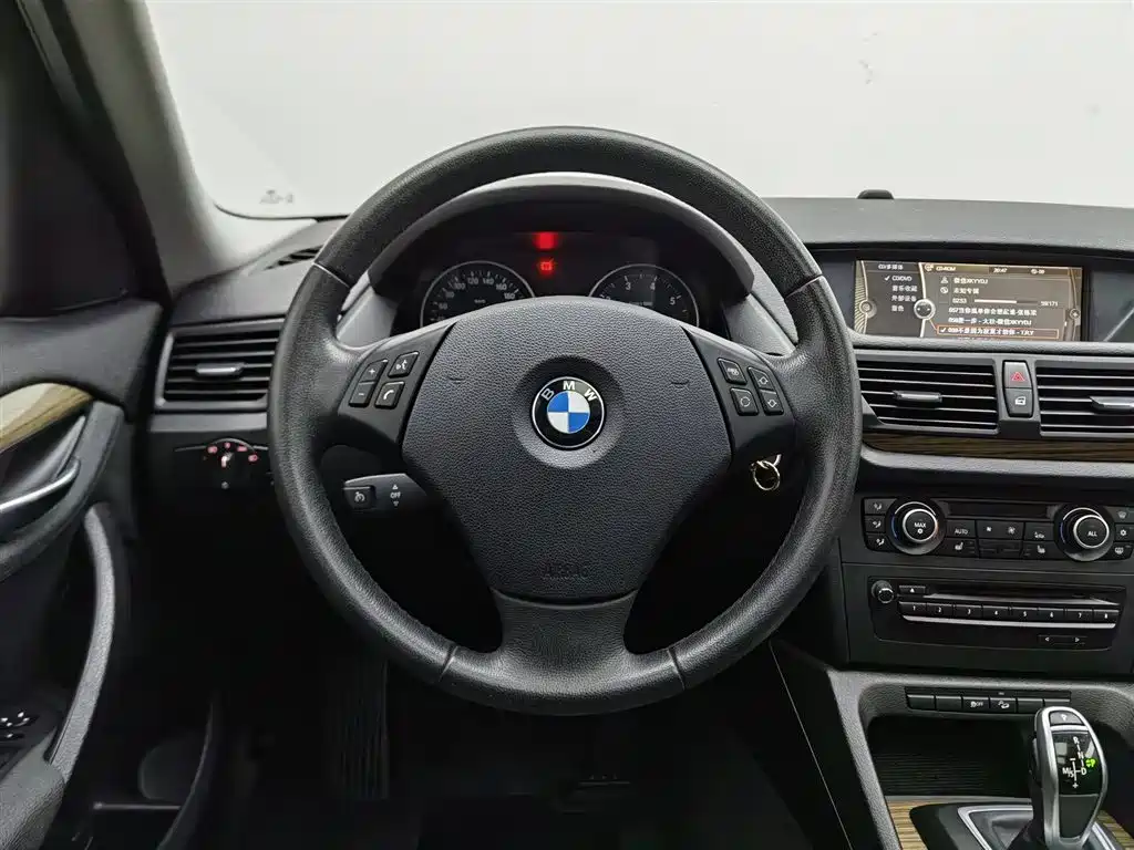 BMW X1 (Import) 2012 xDrive20i фото 11