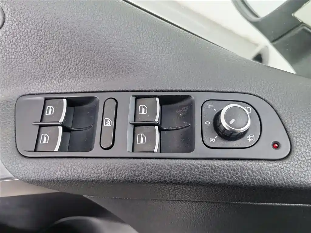 Volkswagen Tiguan 2012 1.8TSI Automatic 4WD Elite Edition фото 9