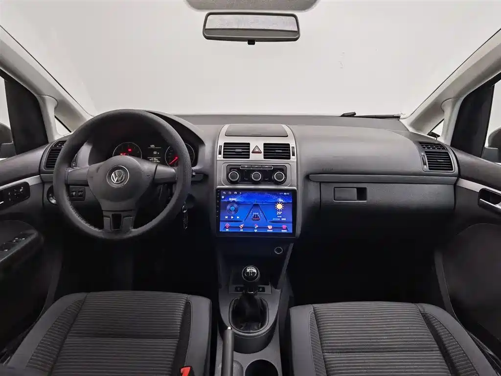 Volkswagen Touran 2013 1.4T Manual Trend 5-seater фото 5