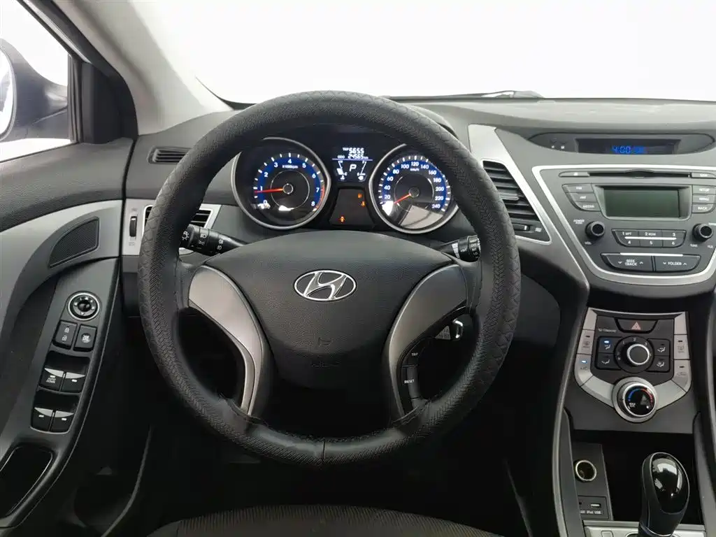 Hyundai Langdong 2016 1.6L Automatic Smart Edition фото 11