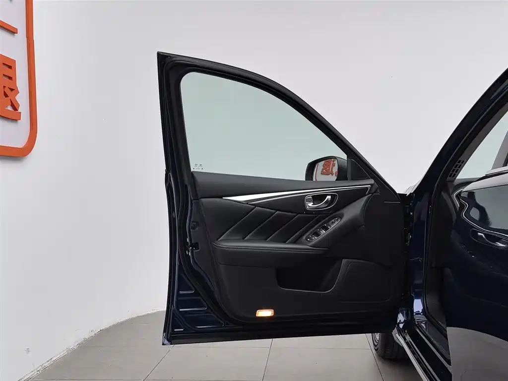 Infiniti Q50L 2018 2.0T Comfort (China VI) фото 8