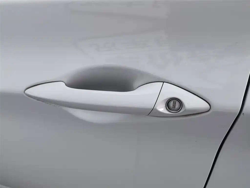 Hyundai Langdong 2016 1.6L Automatic Smart Edition фото 18