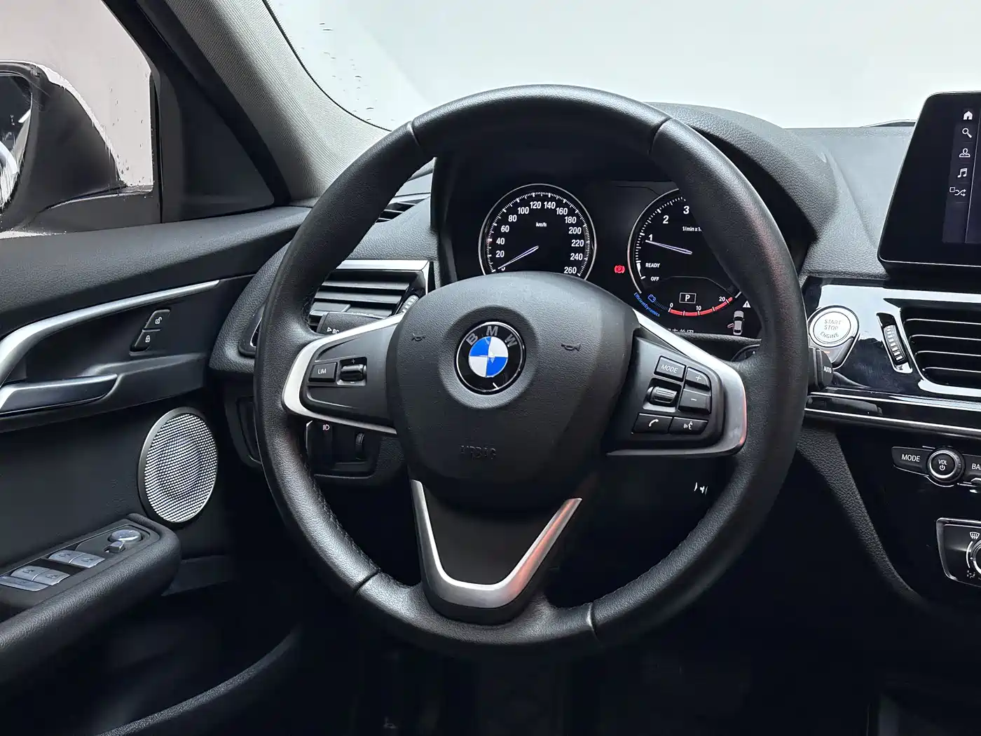 BMW 1 Series 2022 120i M Sport фото 14