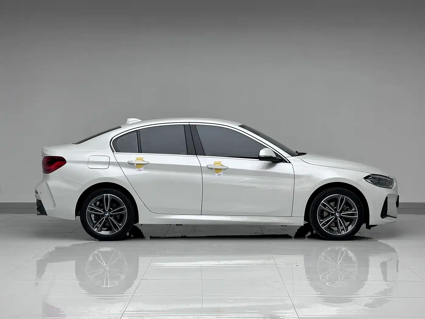 BMW 1 Series 2022 120i M Sport фото 6