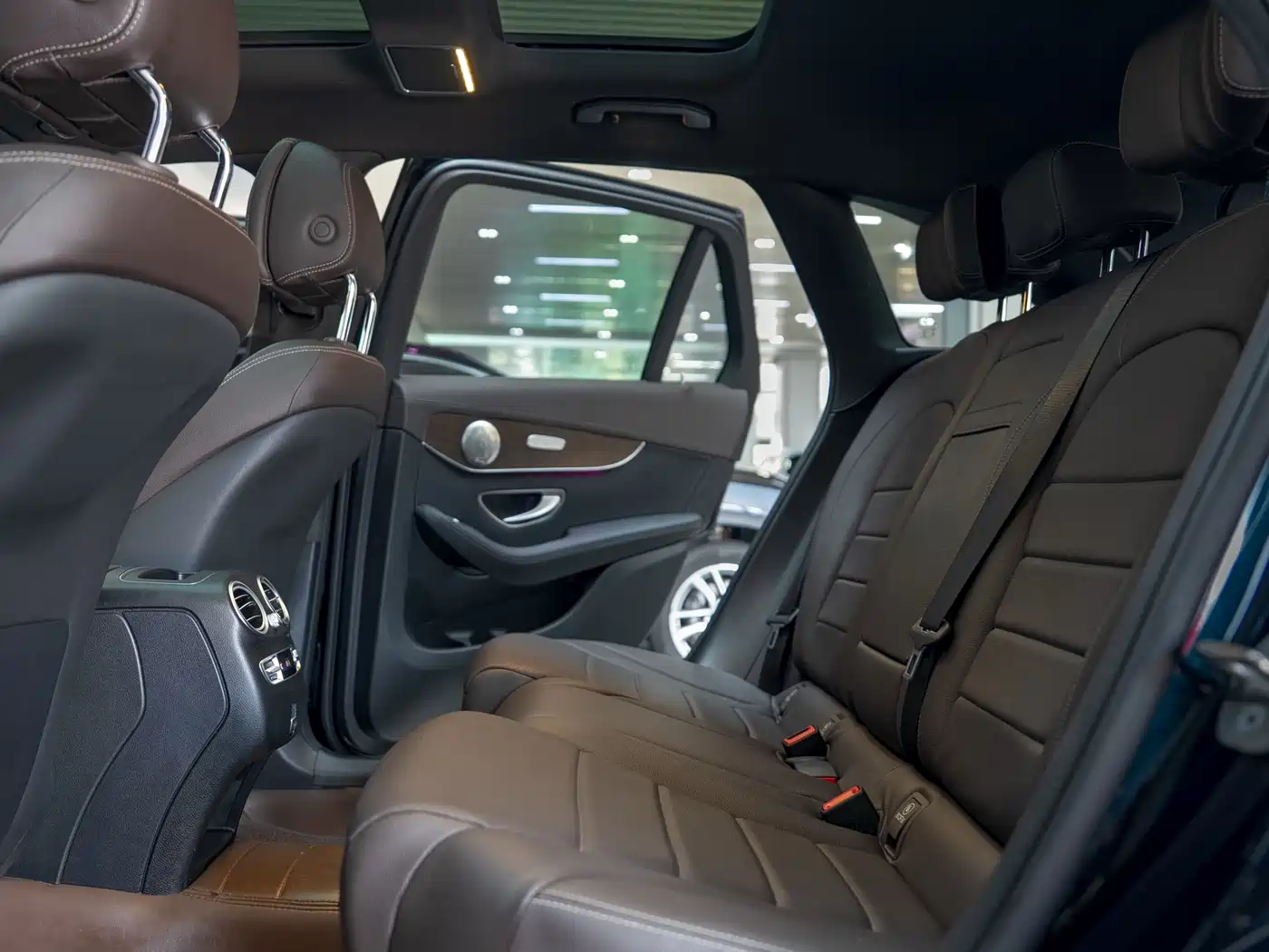 Mercedes-Benz GLC 2022 Facelift II GLC 260 L 4MATIC Luxury фото 12