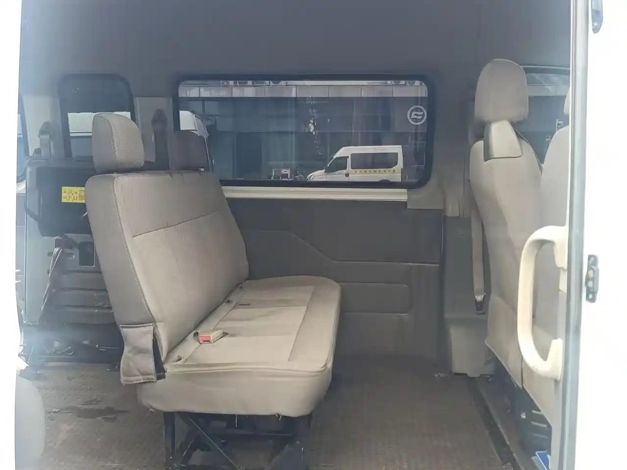 SAIC Maxus Xintu V80 2015 2.5T Manual Proud Transporter Edition Long Wheelbase Medium Roof фото 8