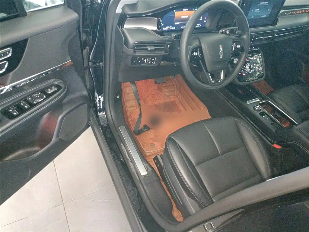LINCOLN ADVENTURER