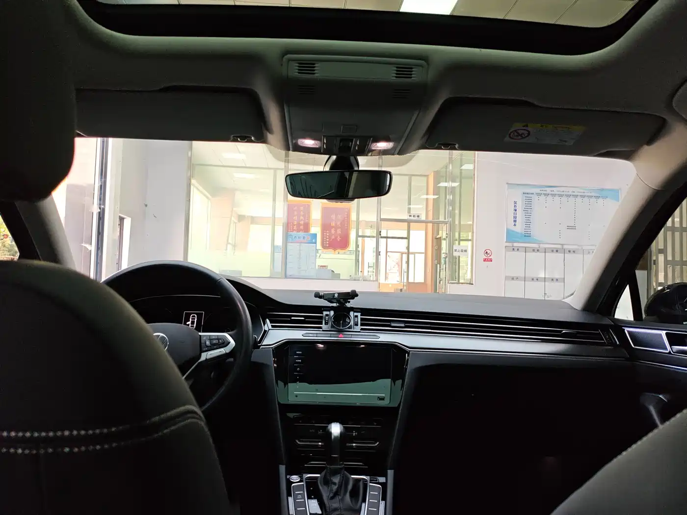 Volkswagen Magotan 2020 330TSI DSG Leading фото 11
