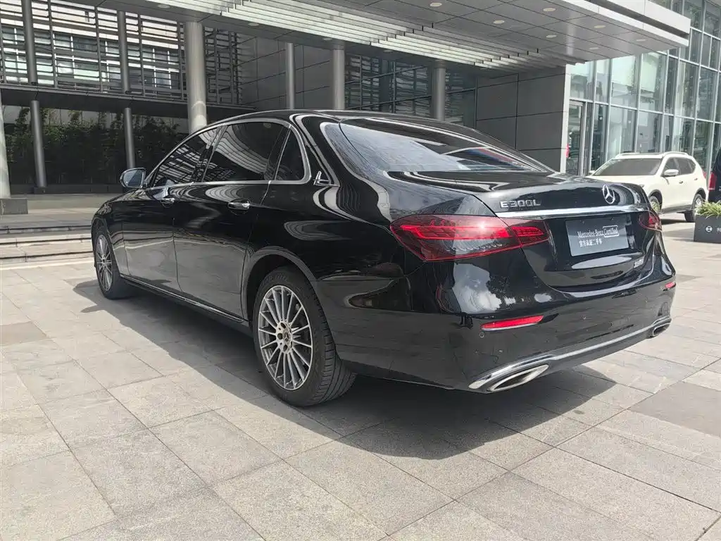 Mercedes-Benz E-Class 2022 E 260 L фото 18