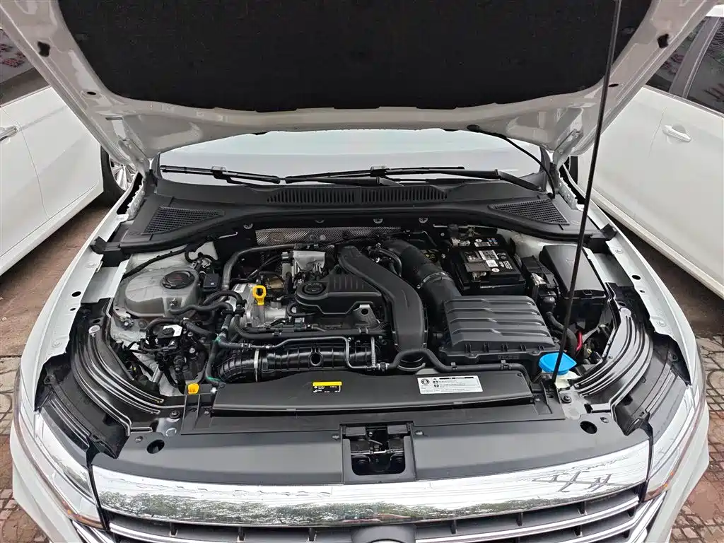 Volkswagen Lavida 2023 1.5L Auto Luxury Edition фото 16