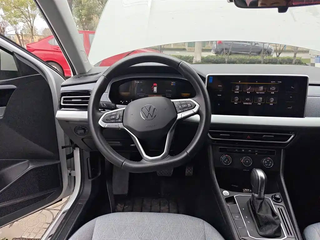 Volkswagen Lavida 2023 1.5L Auto Luxury Edition фото 7