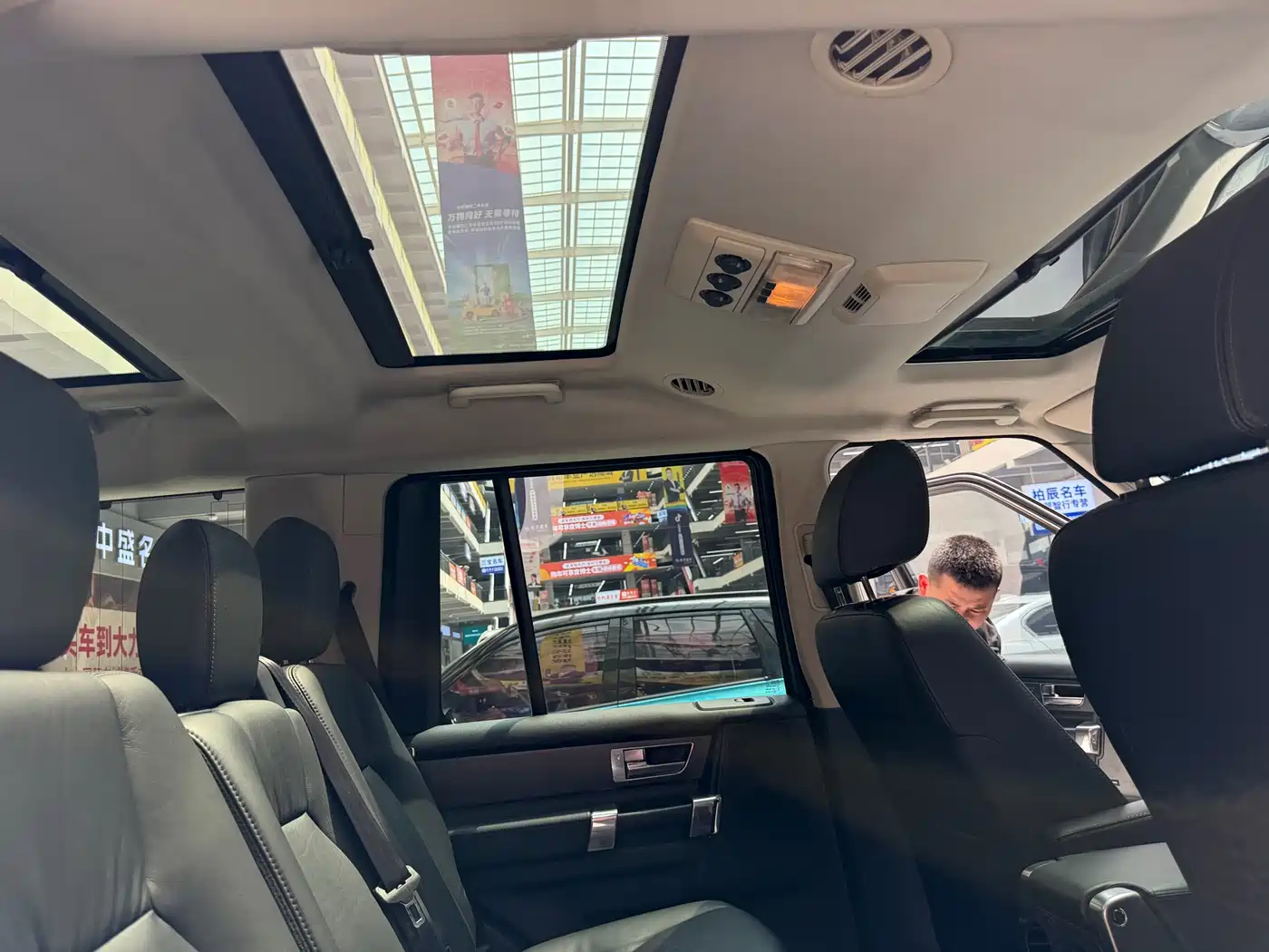 Land Rover Discovery 2013 3.0 SDV6 Black Premium Limited Edition фото 8
