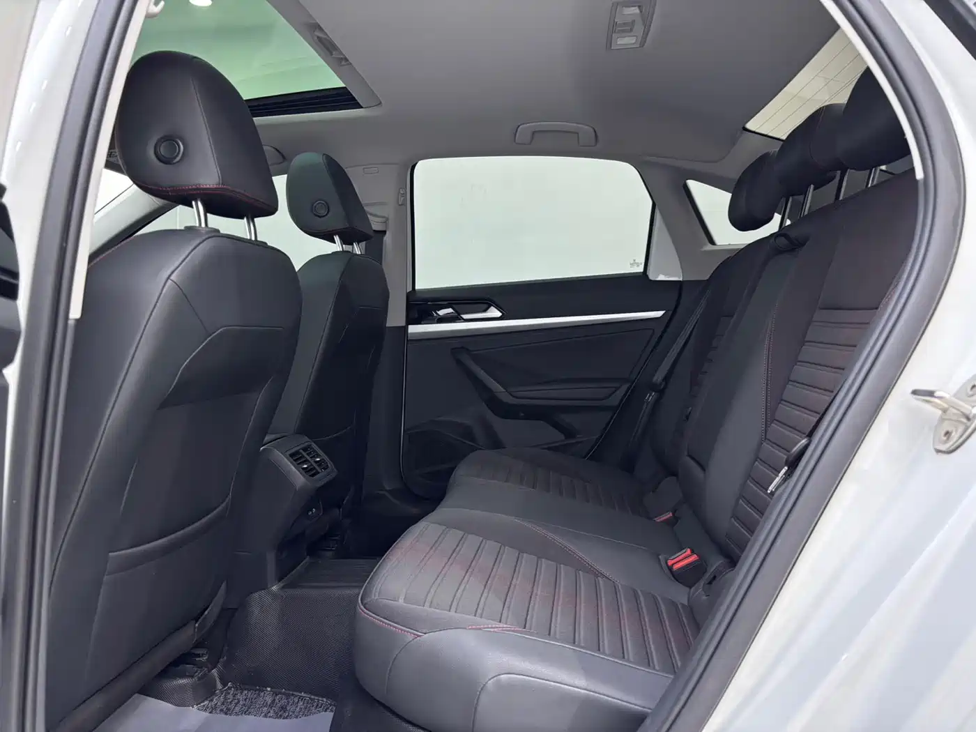Volkswagen Lavida 2023 Model 280TSI DSG Starlight Eternal Edition фото 5