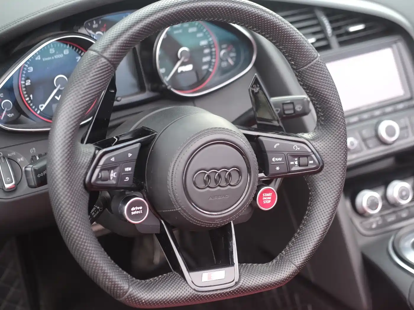 Photo 19 - Audi R8