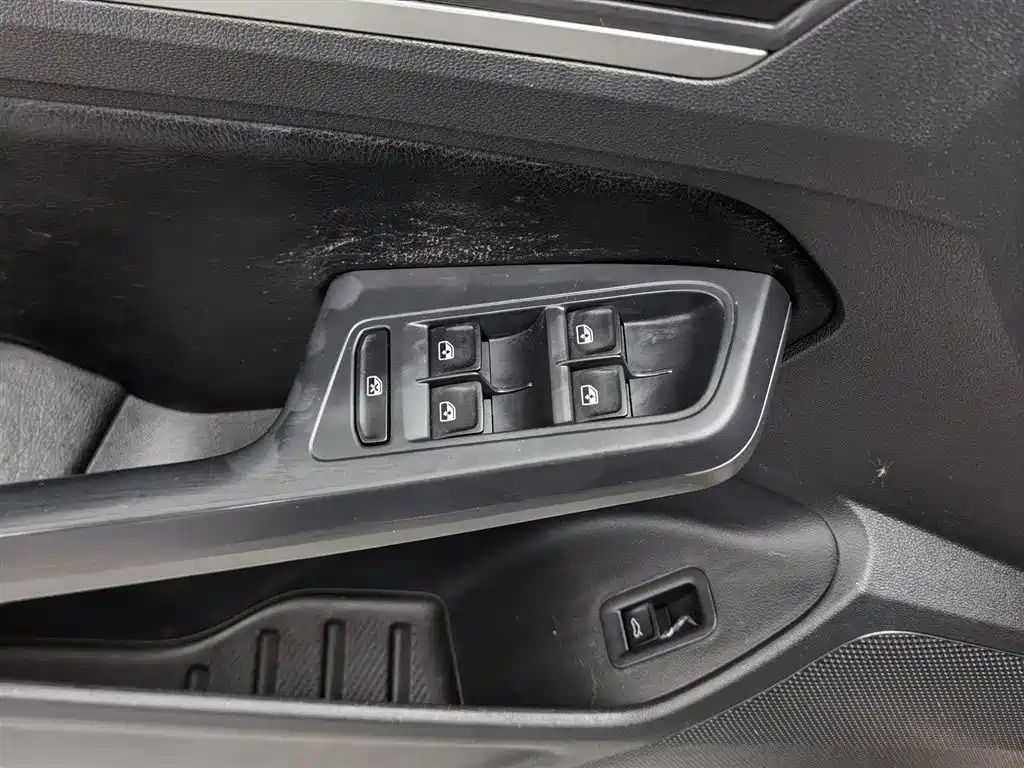 Volkswagen Lamando 2019 230TSI Manual Trend Edition China V фото 9