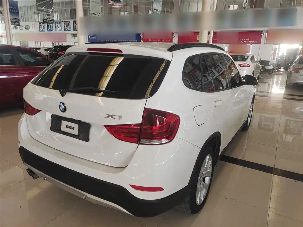 BMW X1 2014 sDrive18i Fashion Edition фото 6