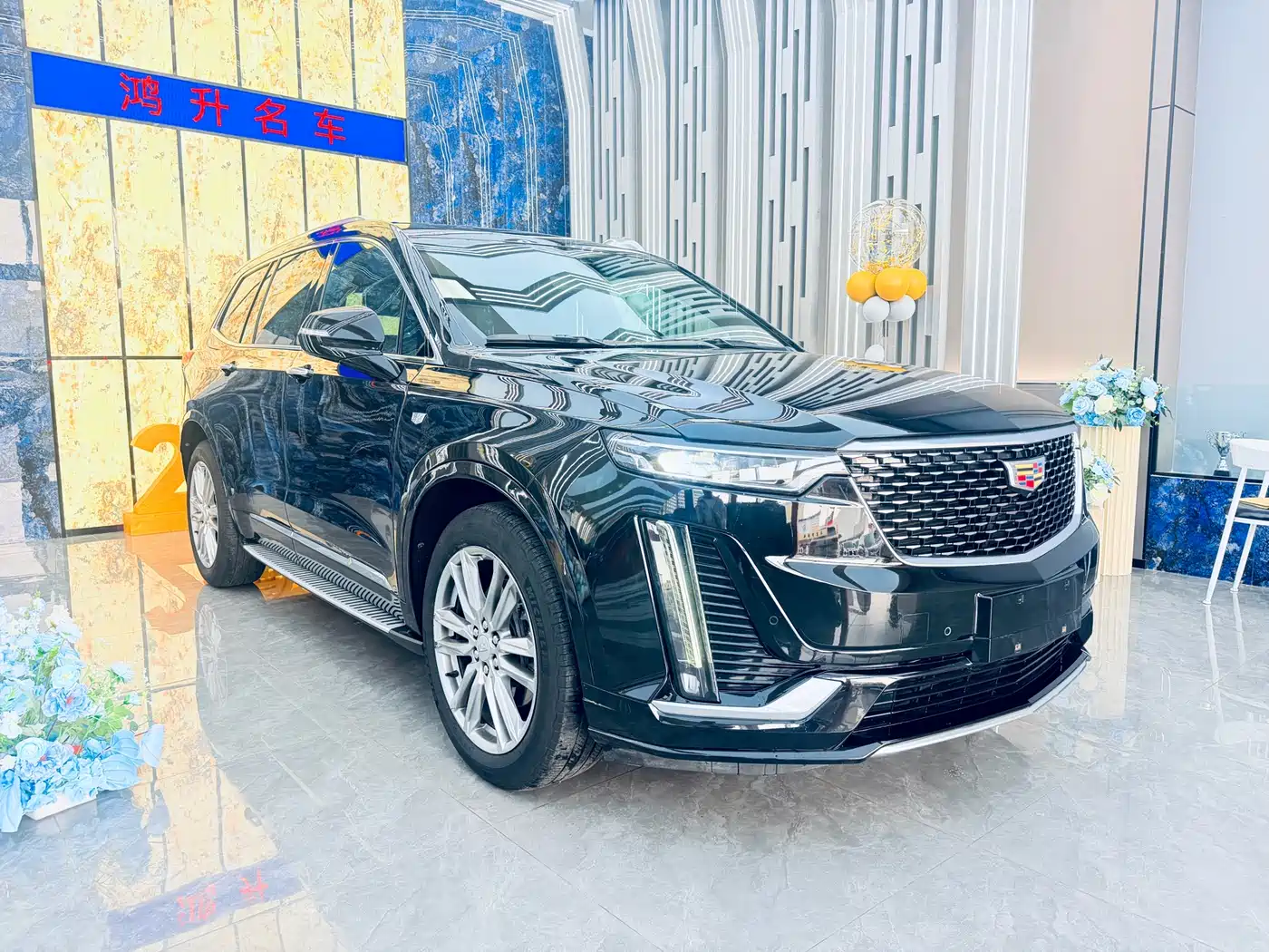 CADILLAC XT6
