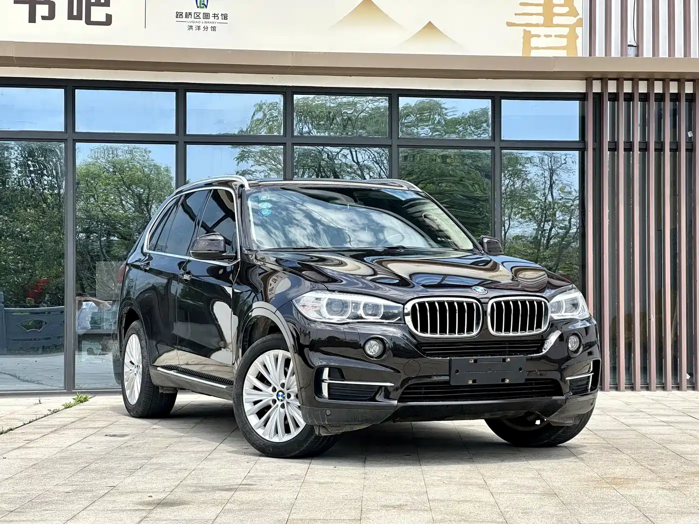 BMW X5 (Import) 2017 xDrive28i фото 3