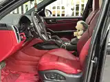 Photo 7 - Porsche Cayenne