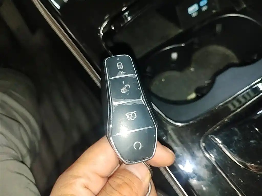 BYD Han 2025 DM-i 125KM Elite фото 9