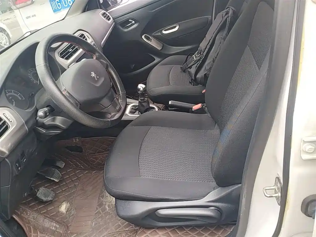 Peugeot 301 2014 1.6L Manual Comfort Edition фото 15