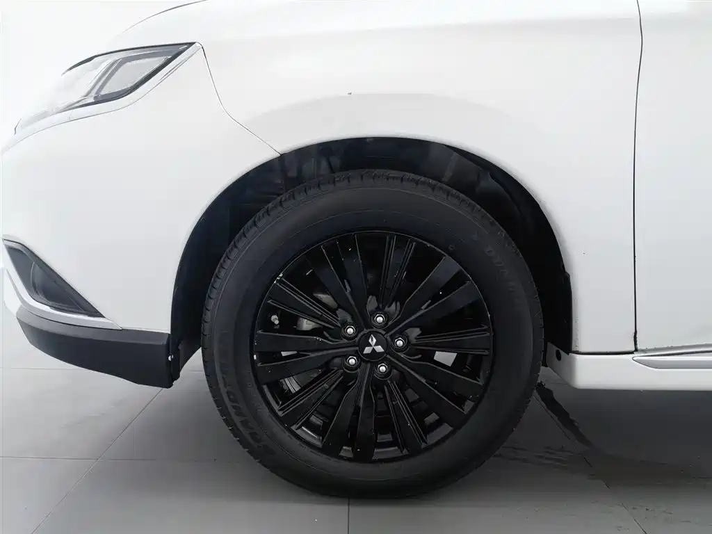 Mitsubishi Outlander 2021 2.4L 4WD Yaodong Edition 5-seater фото 17