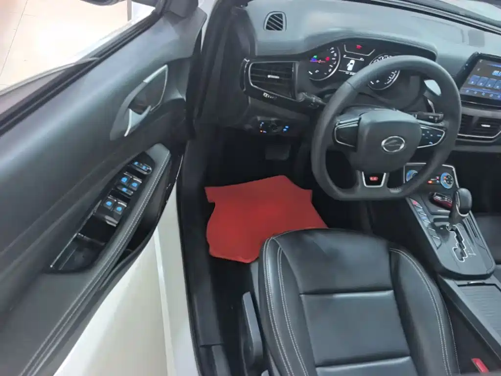 Landwind XIAOYAO 2019 2018 Facelift 1.5GTDI CVT Panoramic Gold Edition