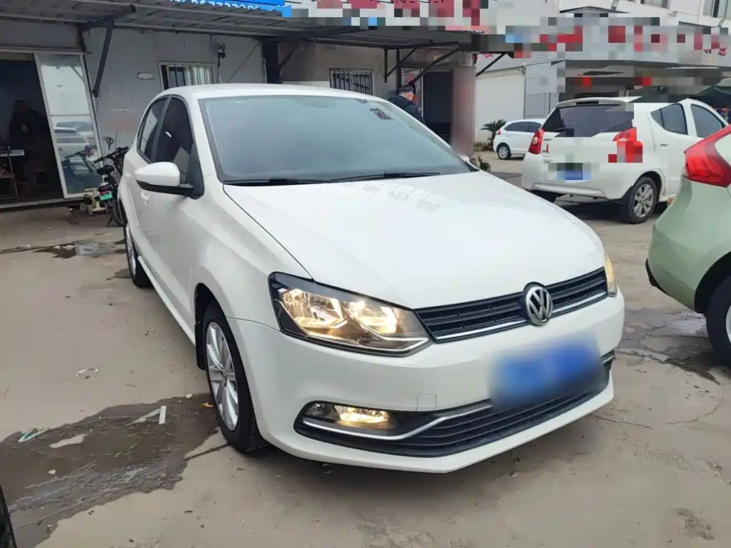 Volkswagen Polo 2014 1.6L Automatic Comfort Edition фото 4