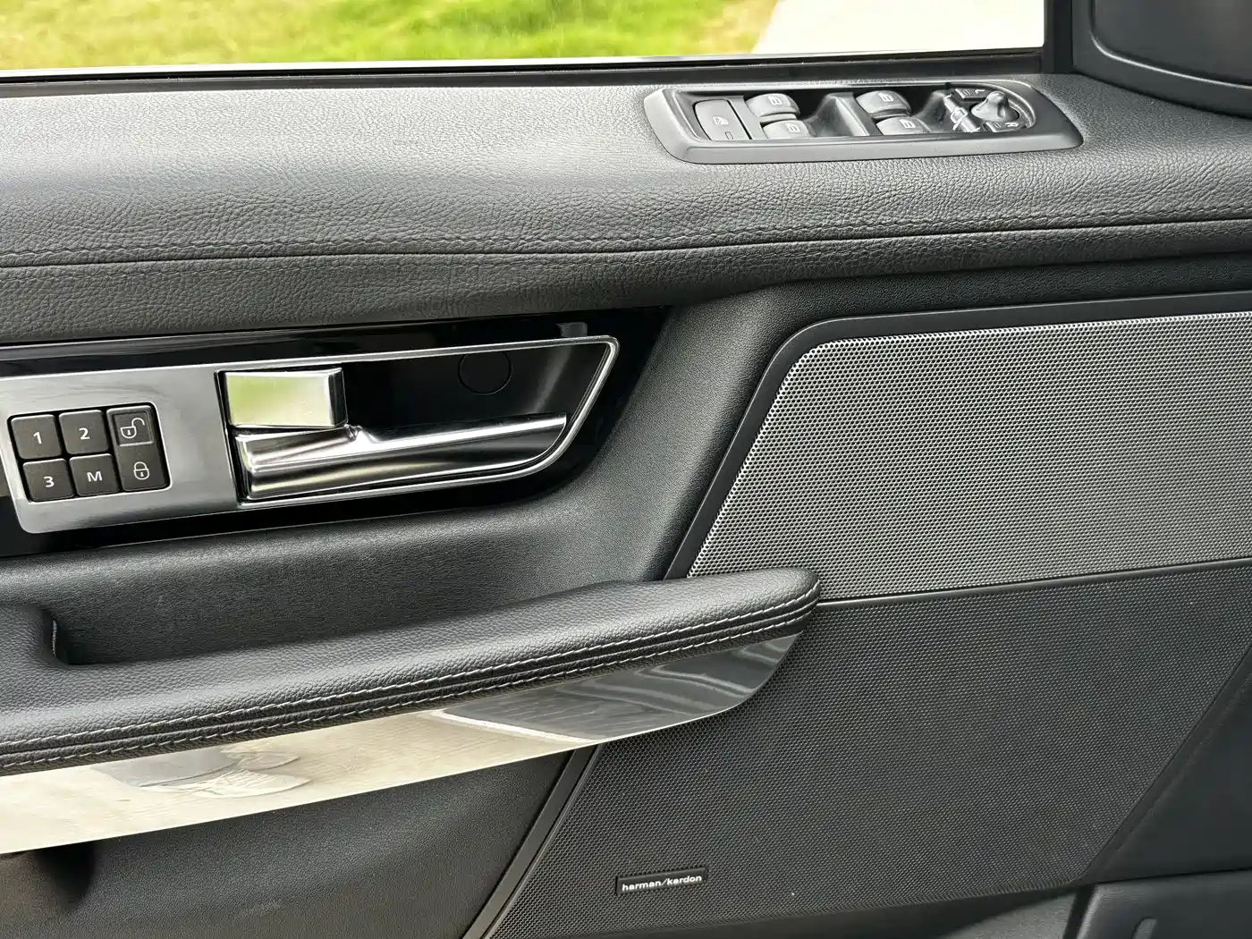 Land Rover Range Rover Sport 2013 3.0 TDV6 Black Label Limited Edition фото 10