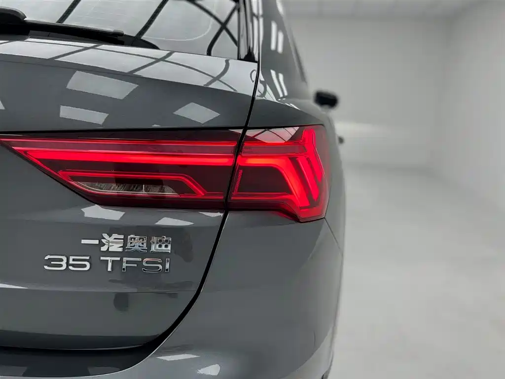 Audi Q3 2022 35 TFSI Fashion Dynamic фото 12