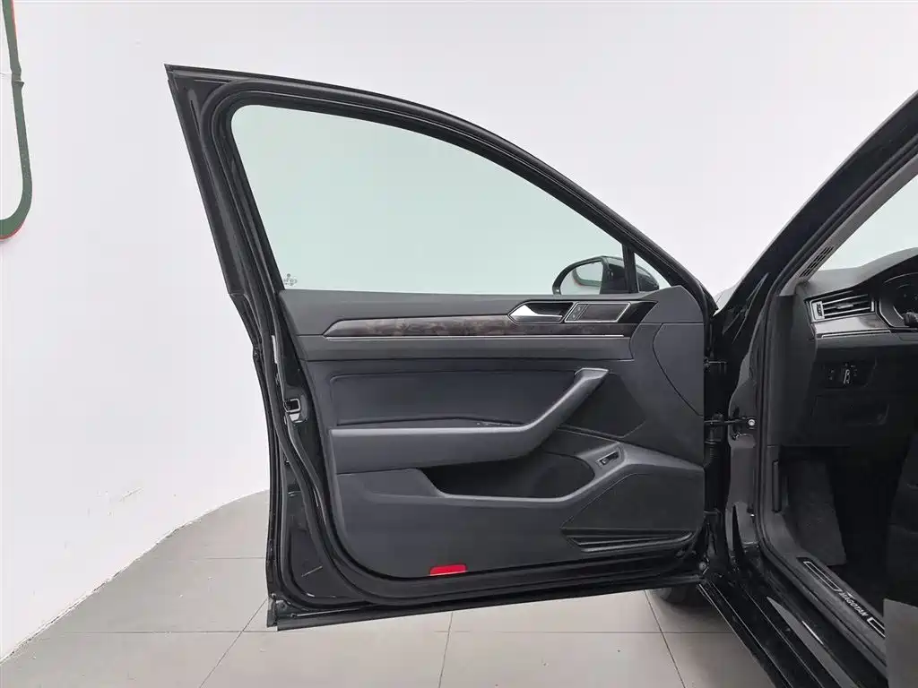 Volkswagen Magotan 2019 380TSI DSG Luxury Class China VI фото 8